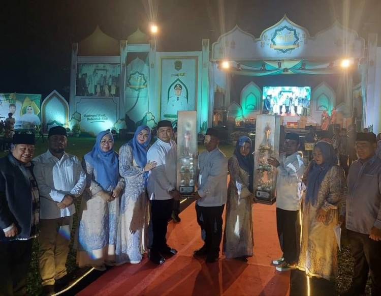 Na IX-X Juara Umum MTQ dan FSQ Labura 2023