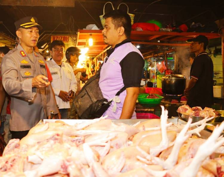 Kapolres Bersama Forkopimda  Pematangsiantar Sidak Pasar Tekan Inflasi