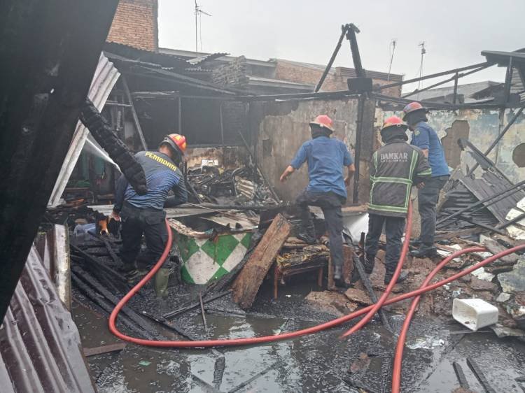 4 Rumah di Perumnas Mandala Terbakar