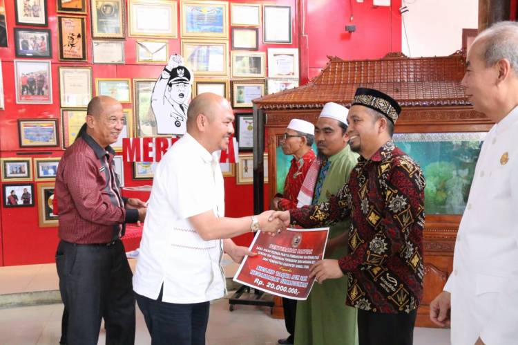 Pemkab Taput Gelontorkan Rp 1,9 Miliar Dana Hibah untuk Lembaga Keagamaan