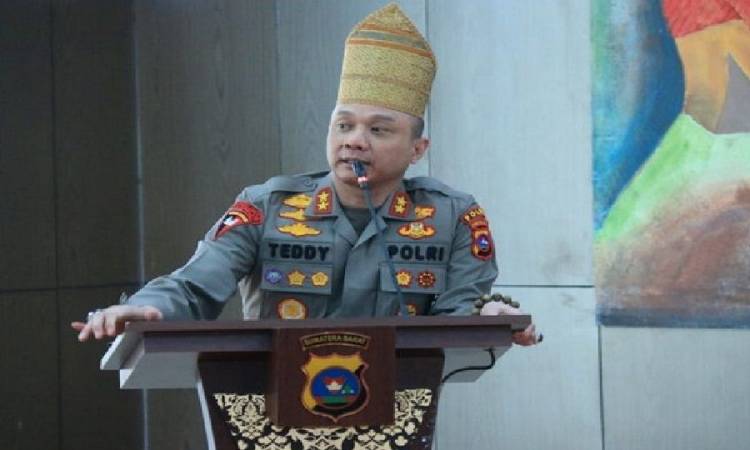 Ternyata Nama Irjen Teddy Minahasa Jadi &lsquo;My Jenderal' di Ponsel Linda