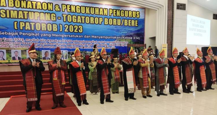 Pesta Bona Taon 2023 dan Pengukuhan Pengurus Punguan Raja Simatupang Togatorop Sejabodetabek