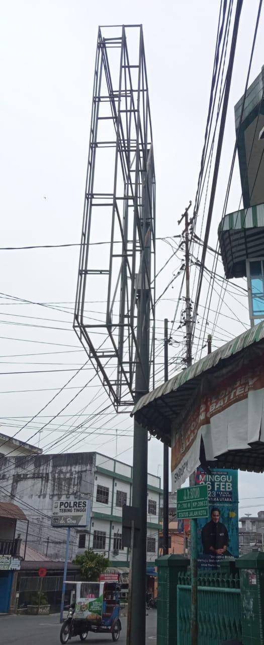 Billboard di Jalan Sutomo Tidak Ada Izin Bangunan, Satpol PP Tebingtinggi Diminta Segera Tertibkan