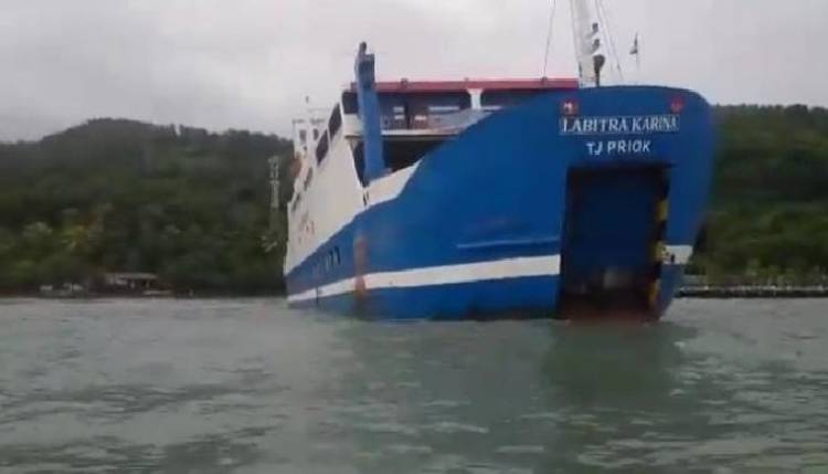 Kapal Feri Mabuhay Tabrak KMP Labitra hingga Kandas di Laut Merak