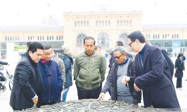 Awali Kunjungan di Jerman, Jokowi Jalan Pagi dan Sapa Warga RI