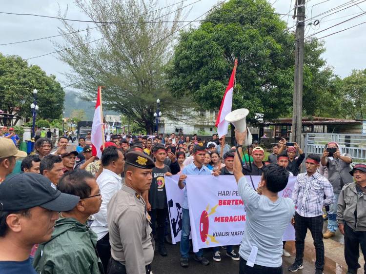 Kontroversi Pj Bupati Tapteng, Didemo Hingga Disuruh Mundur