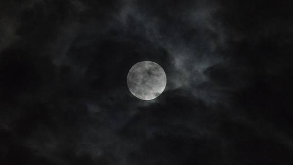 Jam Berapa Puncak Gerhana Bulan Penumbra 5-6 Mei? Cek Jadwalnya