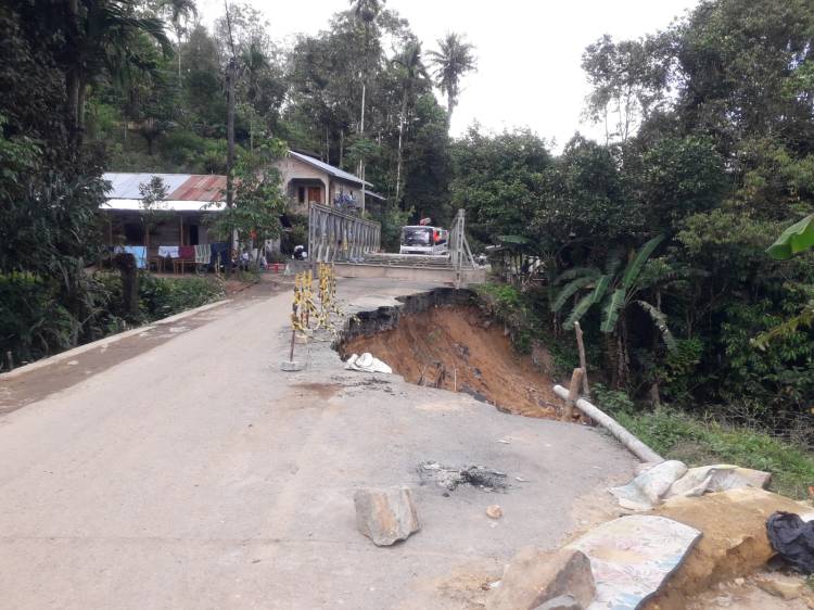 Longsor Jalinsum Sibolga - Tarutung, BBPJN Bikin Jembatan Sementara