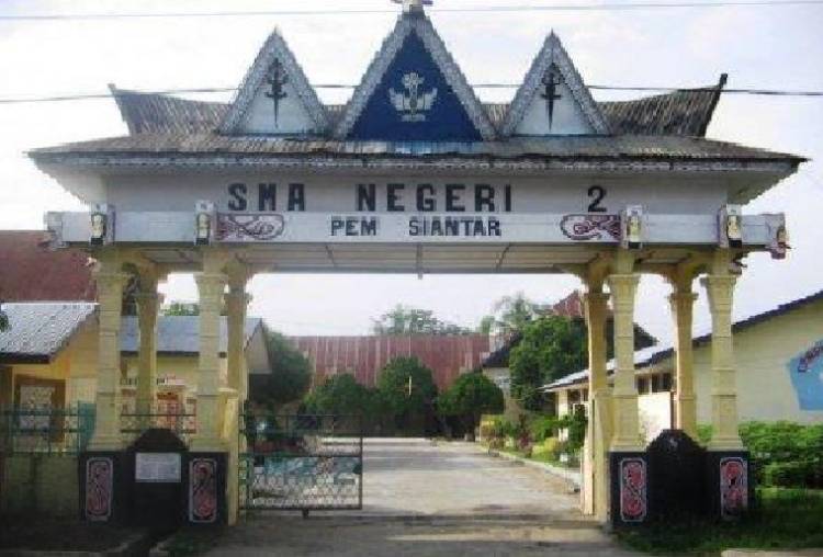 SMAN 2 Pematangsiantar Raih Prestasi Lomba Paduan Suara GSR
