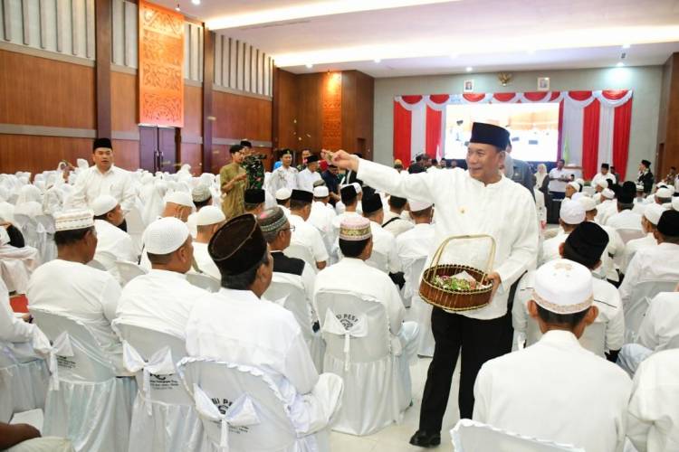 Bupati Deliserdang Tepung Tawar 750 Jemaah Calon Haji