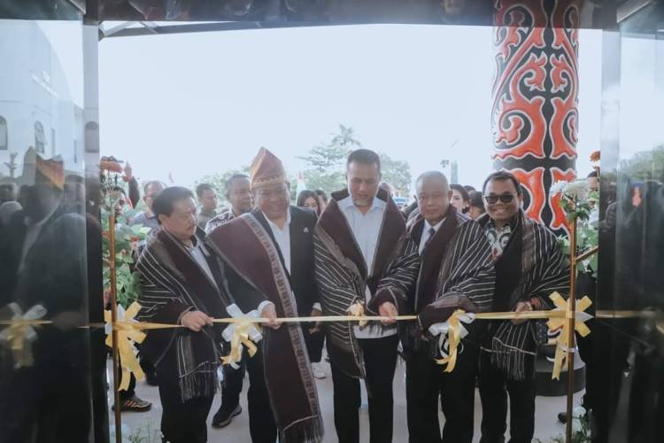 Kepala Perpustakaan Nasional Resmikan Perpustakaan Raja Naga Jambe di Dairi