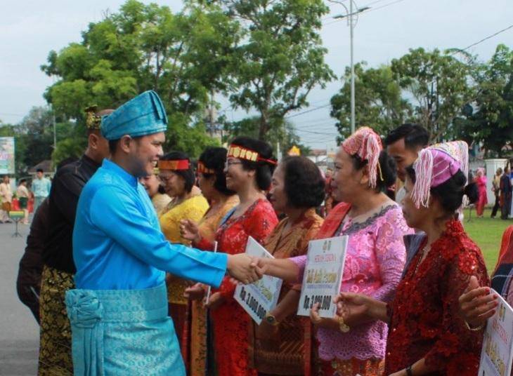 Peringatan Hardiknas di Sergai Diwarnai Pemberian Tali Asih kepada Guru yang Purna Bakti