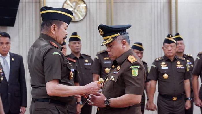 Harli Siregar Dilantik Menjadi Kajati Papua