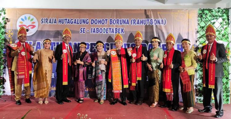 Ketum Rahutbona Sejabodetabek Haposan Hutagalung Lantik 5 DPD