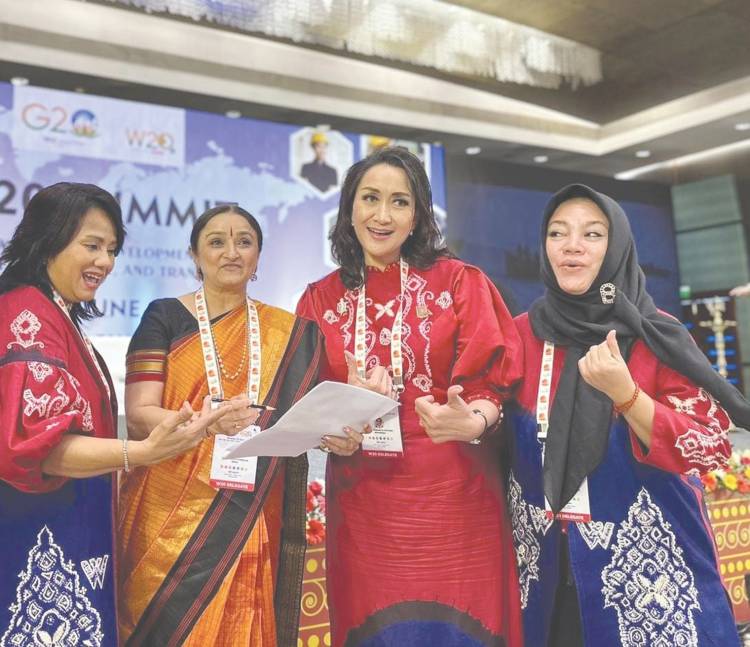 Produk Fashion Tanah Air Sispreneur Isi W20 India