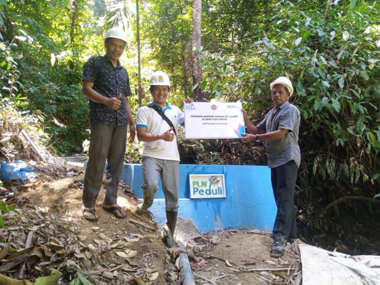 PLN Bantu Sarana Air Bersih di Kuta Trieng Aceh Selatan