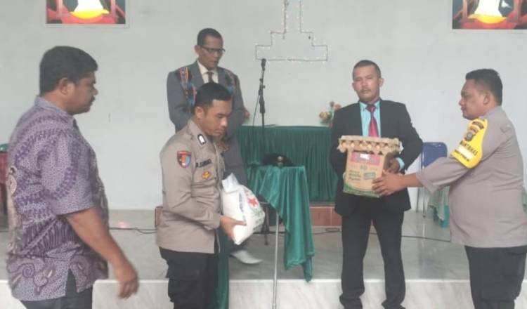 Jelang HUT ke 77 Bhayangkara, Polsek Tanah Pinem Baksos ke Rumah Ibadah