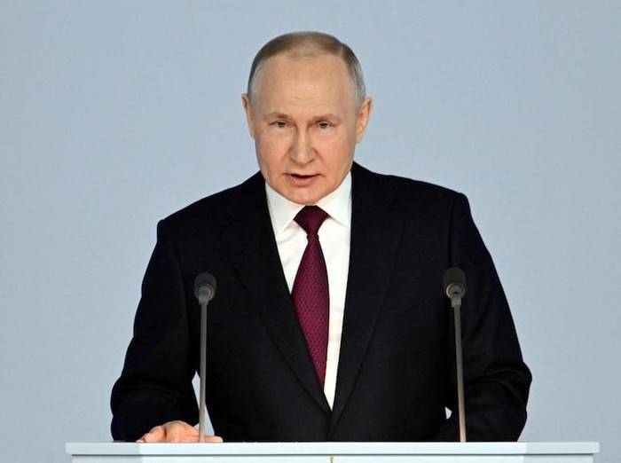 Peringatkan Negara Barat, Putin Kerahkan Bom Nuklir ke Belarusia