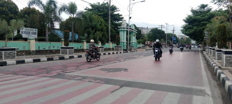 Orang Tua Siswa SD Negeri 163080 Resah Akibat Orasi di Depan Gerbang DPRD Tebingtinggi