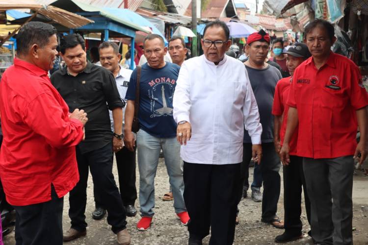 Pedagang Pasar Inpres Kwala Bekala Medan Sampaikan Keluhan kepada Ketua DPRD SU