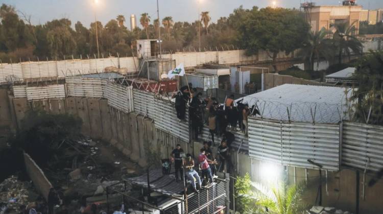 Demonstran Bakar Kedubes Swedia di Irak, Protes Pembakaran Al Quran