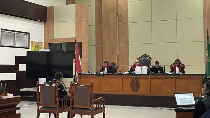 Ahli Bahasa: Podcast Haris Azhar-Fatia Cemarkan Nama Baik Luhut