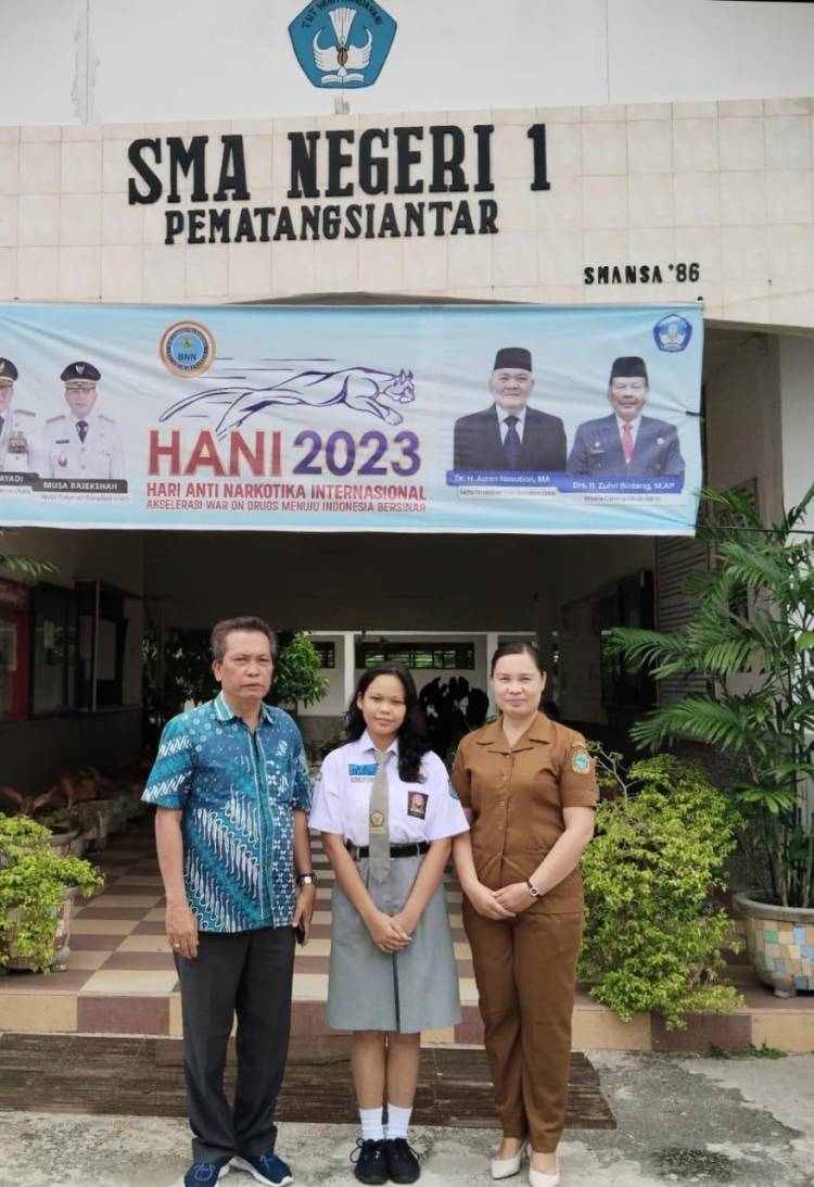 Gina Natalia Simanungkalit Siswi SMAN 1 Pematangsiantar Lolos ke OSN Tingkat Nasional