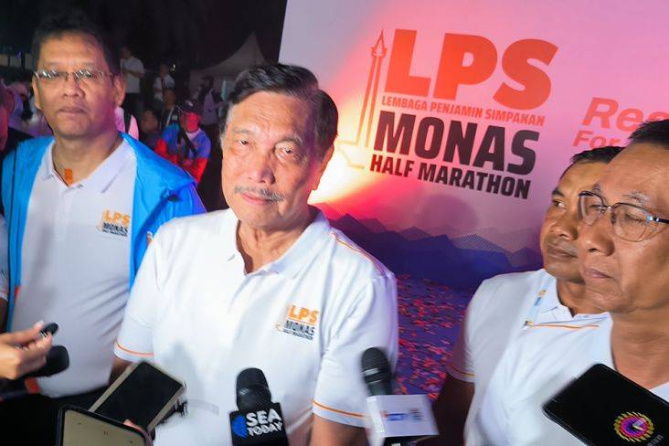 Luhut Minta Heru Budi Tingkatkan Kendaraan Listrik demi Kualitas Udara DKI