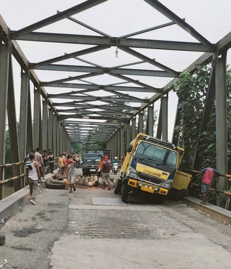 Jembatan Titi Besi Penghubung Sergai-Deliserdang Kembali Rusak Parah