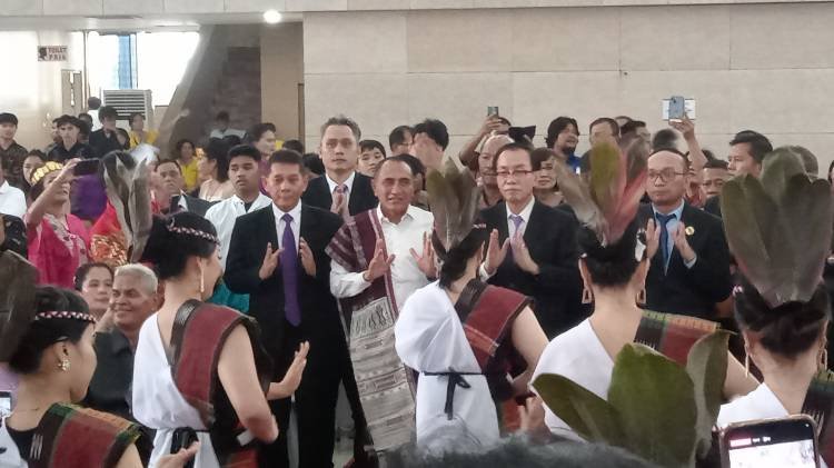 Gubernur Edy Rahmayadi Ajak Marga Pasaribu Galakkan Kembali Konsep Marsipature Hutanabe