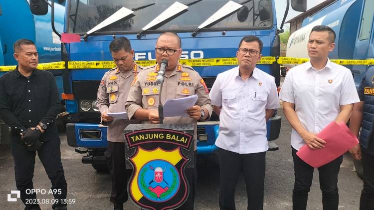 3 Tangki Berisi Solar Diduga Ilegal dan Kapal Boat Diamankan Polres Tanjungbalai