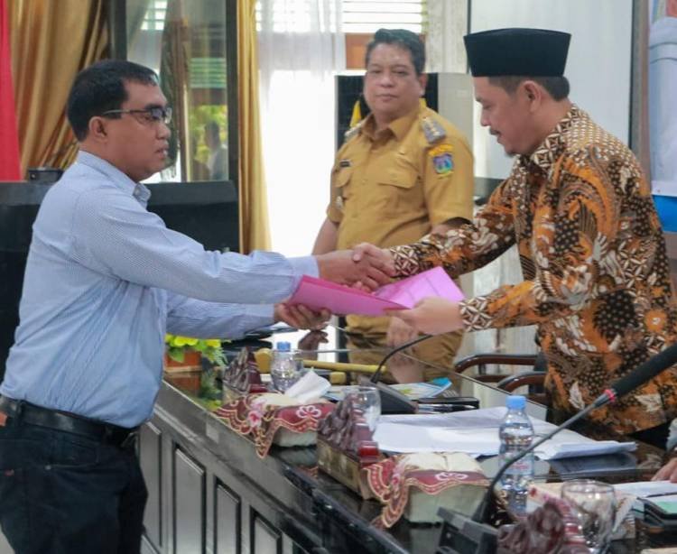 Enam Fraksi DPRD Tebingtinggi Setujui Ranperda Pertanggungjawaban Pelaksanaan APBD TA 2022 Jadi Perda