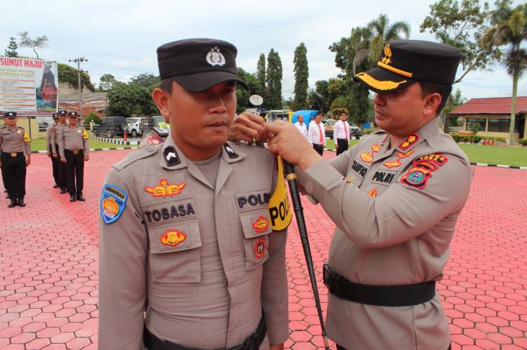 100 Personel Polres Toba Dilantik Jadi Polisi RW