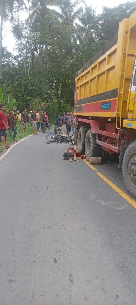 Laga Kambing Septor, Ferniss Sary Zay Tewas Tergilas Mobil Dump Truck