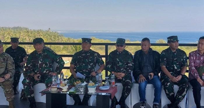 Panglima TNI dan Kepala Staf Tinjau Langsung Operasi Amfibi SGS 2023