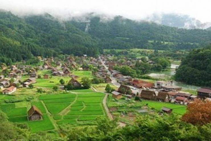 IT Del - Desa Wisata Pardinggaran Berkolaborasi Tingkatkan Website Desa