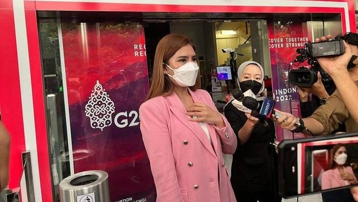 KPK Cecar Pramugari Jet Pribadi soal Aliran Pencucian Uang Lukas Enembe