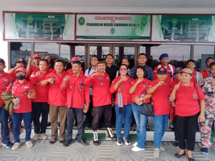 PBB Aksi Damai Kawal Sidang Jenti Mutiara di PN Sibuhuan