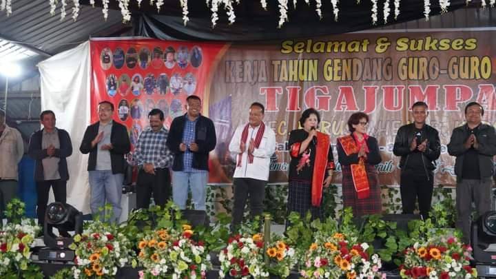 Hadiri Kerja Tahun, Bupati Karo Tekankan Pentingnya Kebersihan Desa