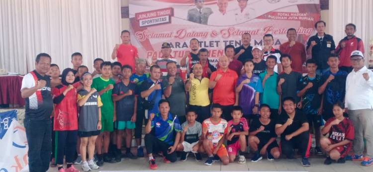 Bupati Taput Buka Turnamen Tenis Meja Soekarno Cup Se-Sumatera Utara