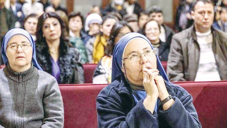 Kisah Biarawati Tolak Tinggalkan Gaza Demi Rawat Korban Serangan Israel