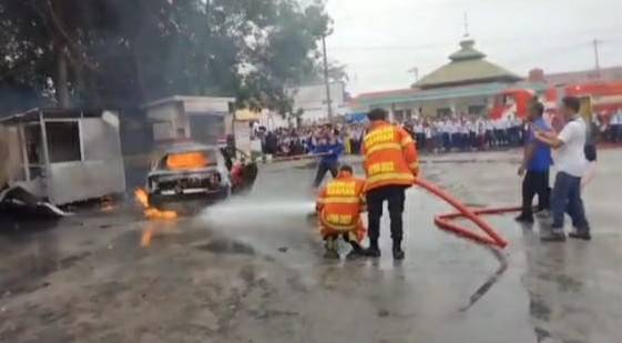 Satu Unit Mobil Minibus Terbakar di SPBU Kisaran