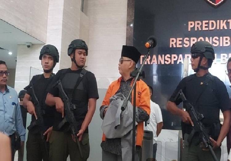 Dikawal Polisi Bersenjata, Panji Gumilang Dilimpahkan ke Kejari Indramayu