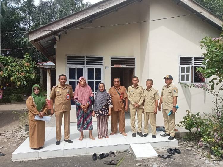 Camat Datuk Limapuluh Tinjau Rumah Korban Kebakaran