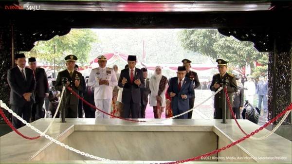 Hari Kesaktian Pancasila, Jokowi Berdoa di Sumur Lubang Buaya