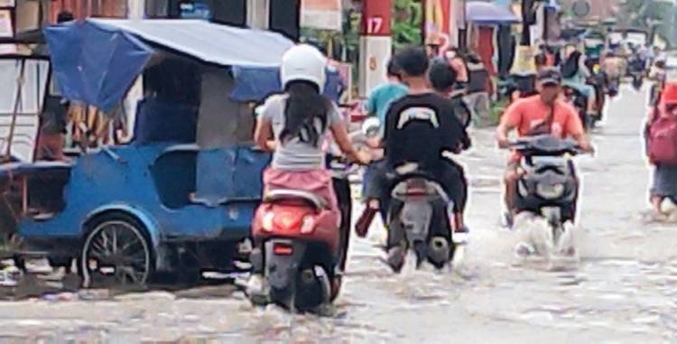 Drainase Buruk, Pemukiman Warga di Marelan Terendam Banjir