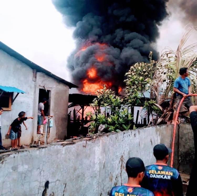 7 Rumah Warga di Belawan Terbakar