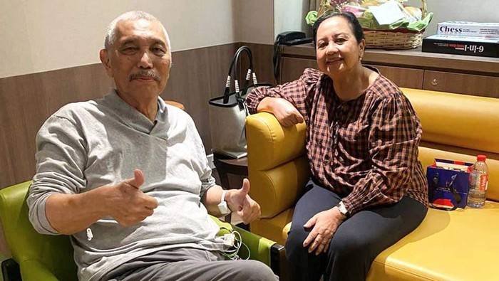 Luhut Keluar RS, Kini Masih di Singapura untuk Sementara