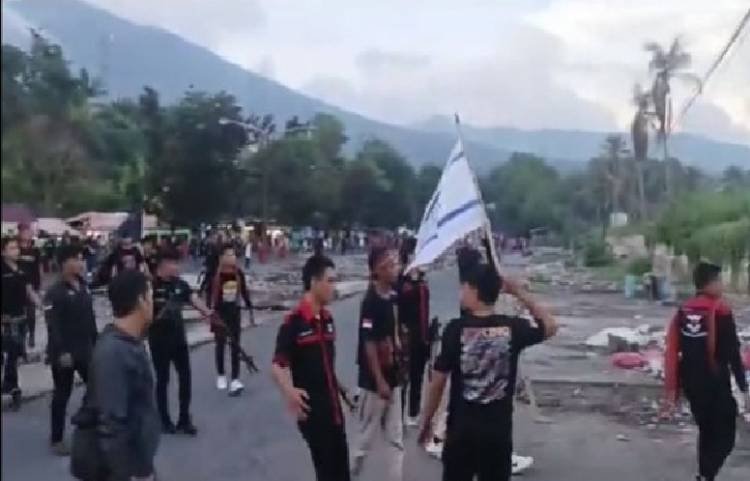 Massa Bela Palestina Bentrok dengan Ormas di Bitung Sulut, 1 Tewas