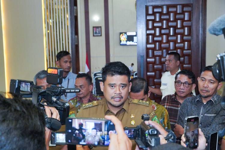 Wali Kota Bobby Nasution Tegaskan Jalan Tidak Dikeramik